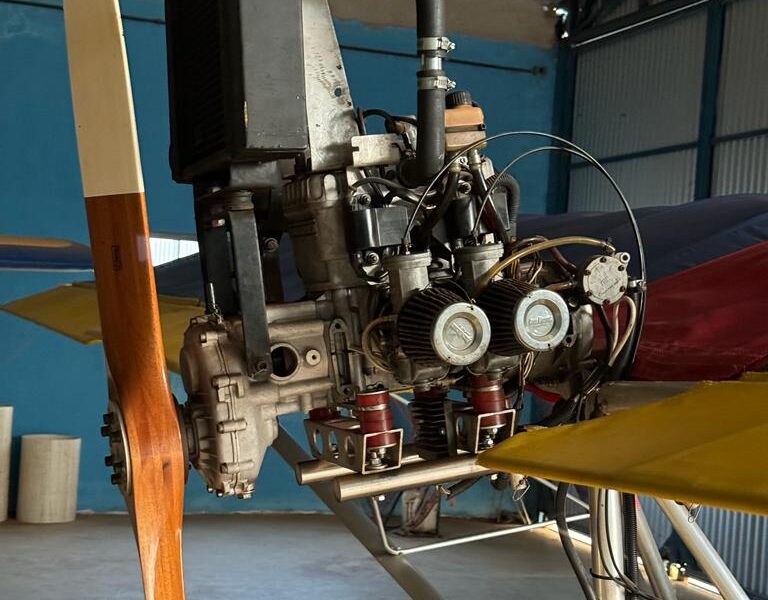 (VENDIDO) FOX V4 - ROTAX 582 ( Flap elétrico, freio a disco, rádio)