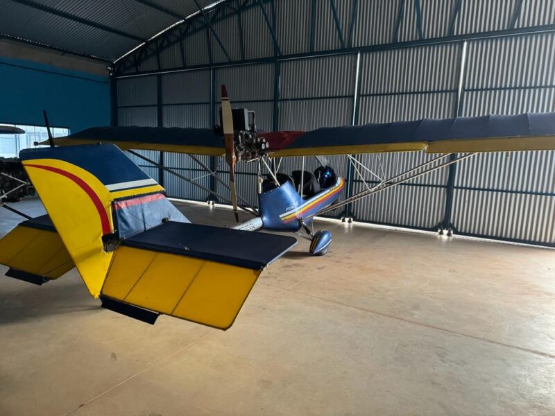 (VENDIDO) FOX V4 - ROTAX 582 ( Flap elétrico, freio a disco, rádio)